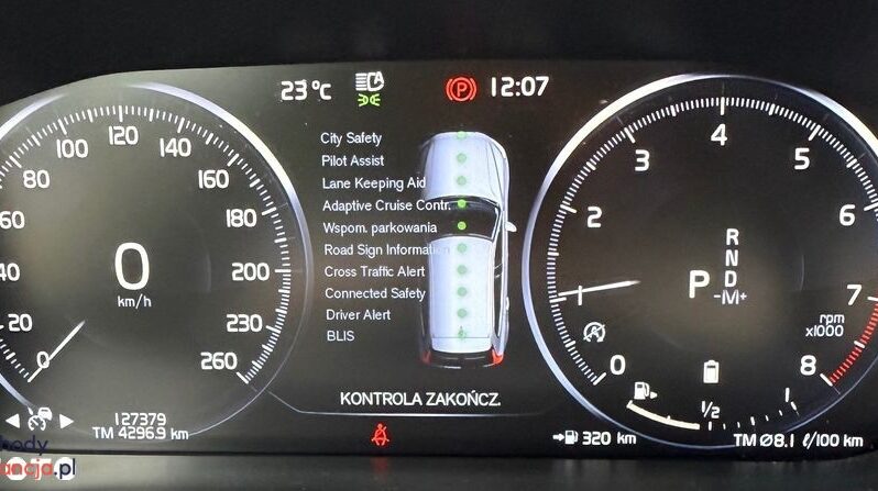 VOLVO XC 60 | FWD (przód) | Automatyczna | 250 KM | Srebrny full