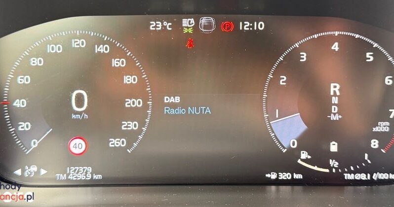 VOLVO XC 60 | FWD (przód) | Automatyczna | 250 KM | Srebrny full