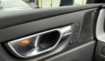 VOLVO XC 60 | FWD (przód) | Automatyczna | 250 KM | Srebrny full