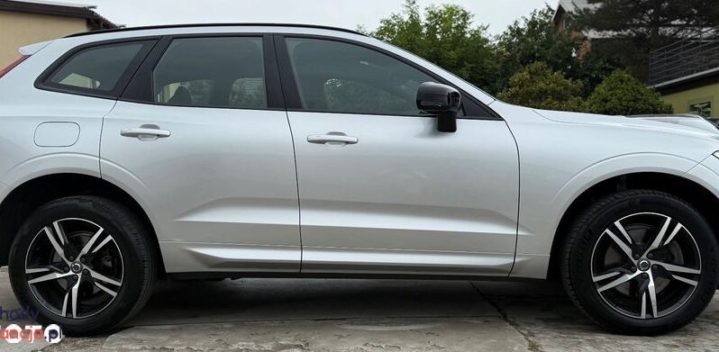 VOLVO XC 60 | FWD (przód) | Automatyczna | 250 KM | Srebrny full