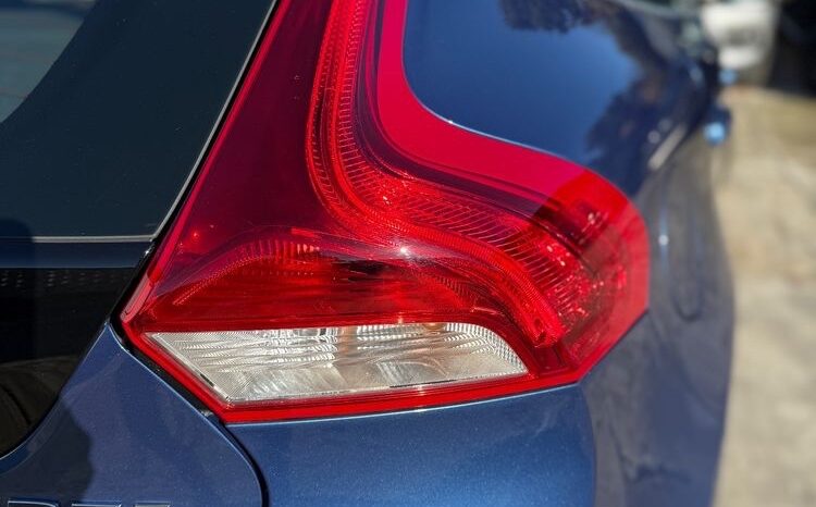 VOLVO V40  | FWD (przód) | Manualna | 150 KM | Niebieski full