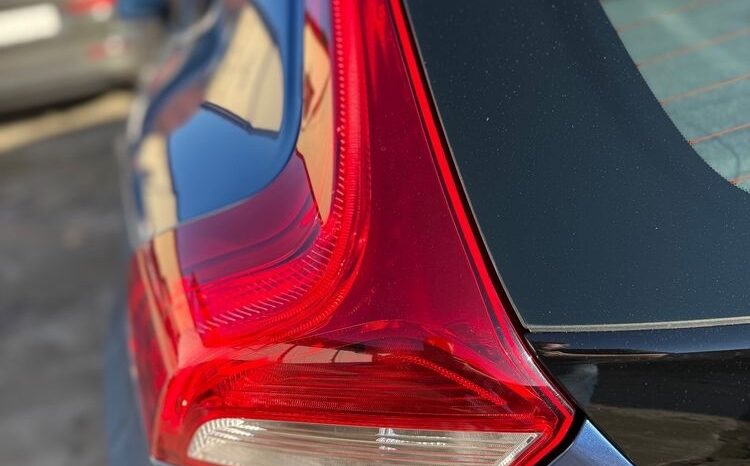 VOLVO V40  | FWD (przód) | Manualna | 150 KM | Niebieski full