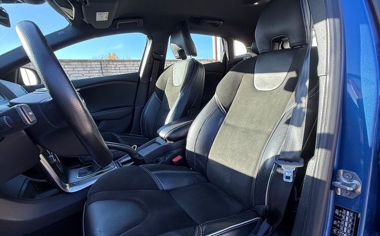 VOLVO V40  | FWD (przód) | Manualna | 150 KM | Niebieski full