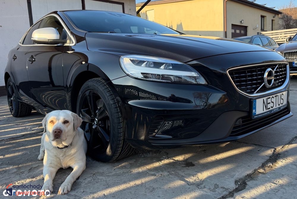 Volvo V40  | Fwd (Przód) | Automatyczna | 152 Km | Czarny