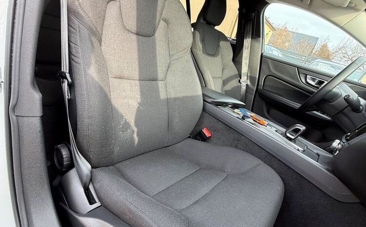 VOLVO V60  | FWD (przód) | Automatyczna | 163 KM | Biały full