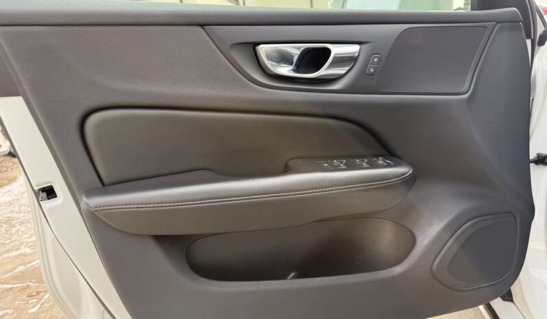 VOLVO V60  | FWD (przód) | Automatyczna | 163 KM | Biały full
