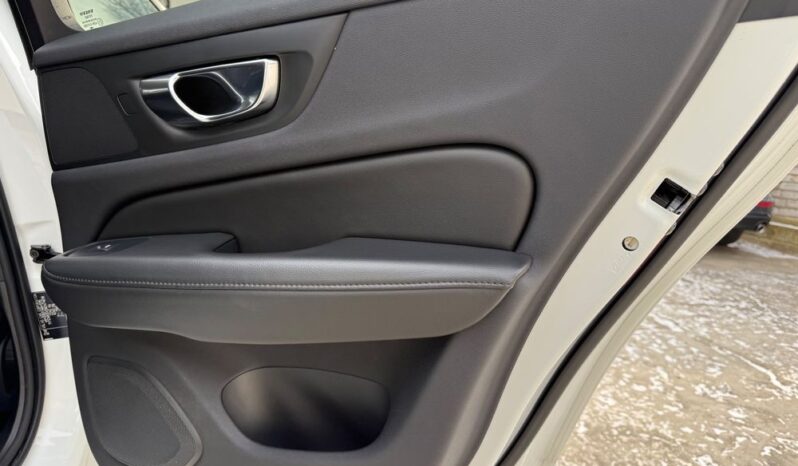 VOLVO V60  | FWD (przód) | Automatyczna | 163 KM | Biały full