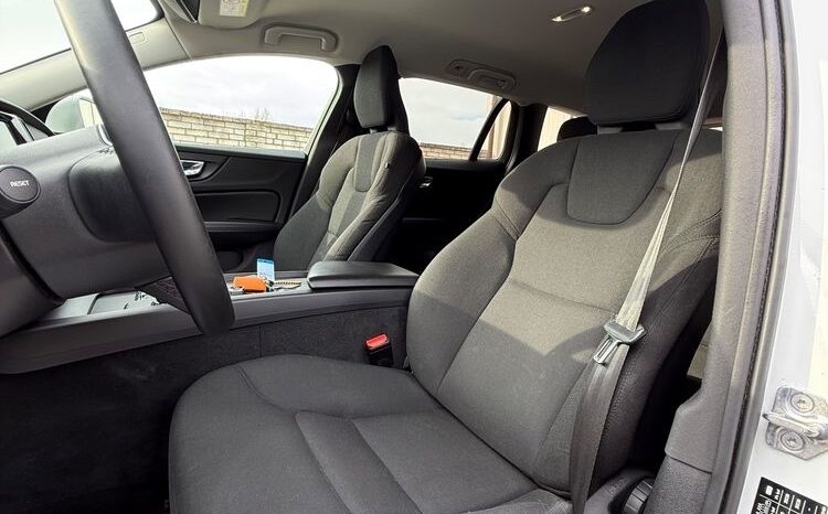 VOLVO V60  | FWD (przód) | Automatyczna | 163 KM | Biały full