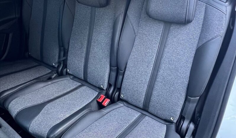PEUGEOT   5008     130 KM    Automatyczna    FWD (przód)    Biały full