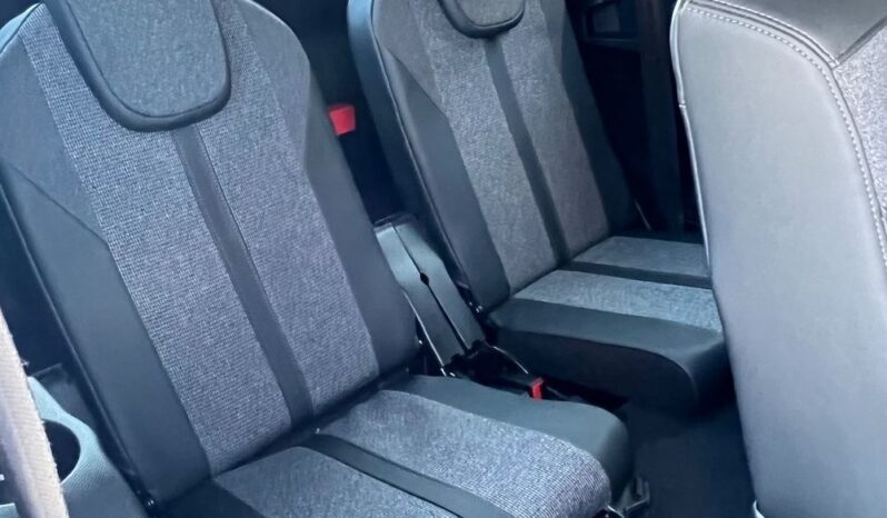 PEUGEOT   5008     130 KM    Automatyczna    FWD (przód)    Biały full