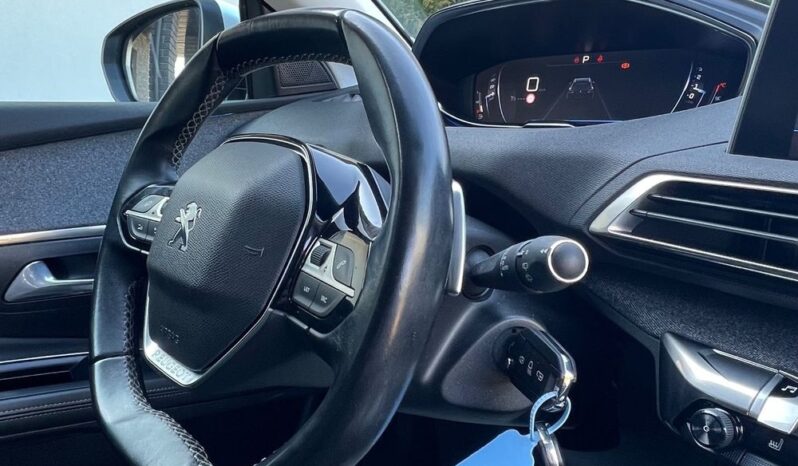 PEUGEOT   5008     130 KM    Automatyczna    FWD (przód)    Biały full