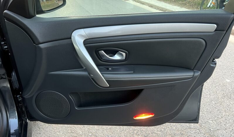 RENAULT Laguna  | FWD (przód) | Manualna | 178 KM | Szary full