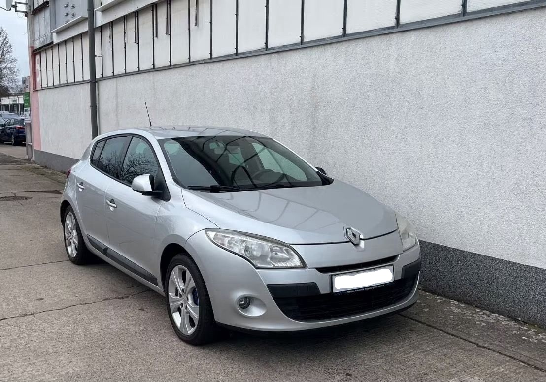 Renault Megane  | Fwd (Przód) | Manualna | 110 Km | Srebrny