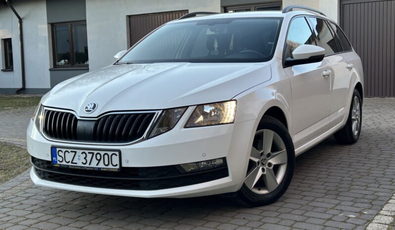SKODA Octavia  | FWD (przód) | Manualna | 150 KM | Biały full
