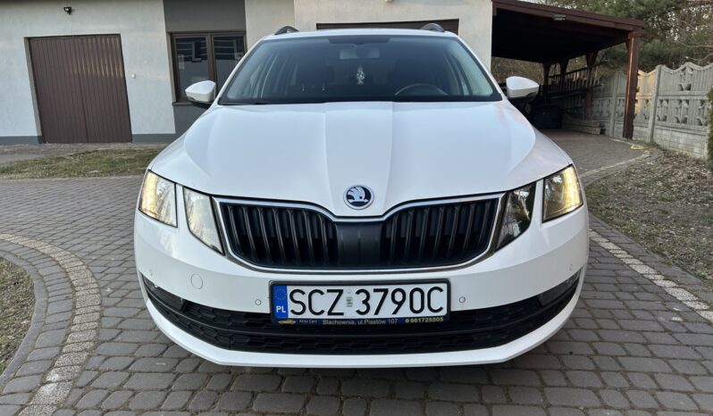 SKODA Octavia  | FWD (przód) | Manualna | 150 KM | Biały full