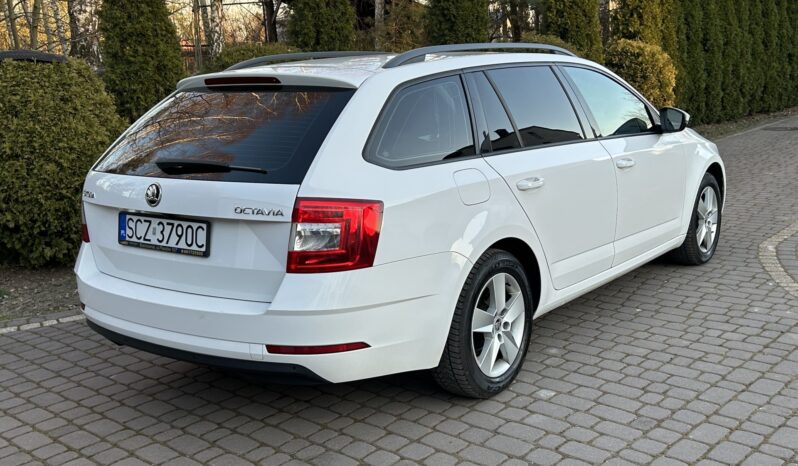 SKODA Octavia  | FWD (przód) | Manualna | 150 KM | Biały full