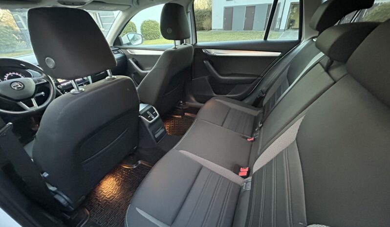 SKODA Octavia  | FWD (przód) | Manualna | 150 KM | Biały full