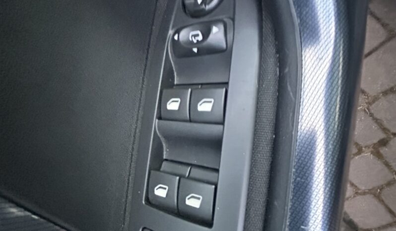 PEUGEOT 2008  | przedni | Manualna | 99 KM | Czarny full