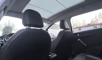 PEUGEOT 2008  | przedni | Manualna | 99 KM | Czarny full