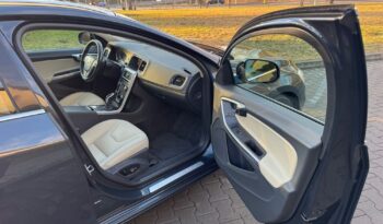 VOLVO V60  | 4×4 (doł. ręcznie) | Automatyczna | 215 KM | Szary full