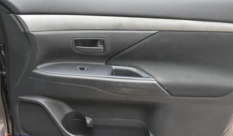 MITSUBISHI Outlander  | FWD (przód) | Manualna | 150 KM | Złoty full