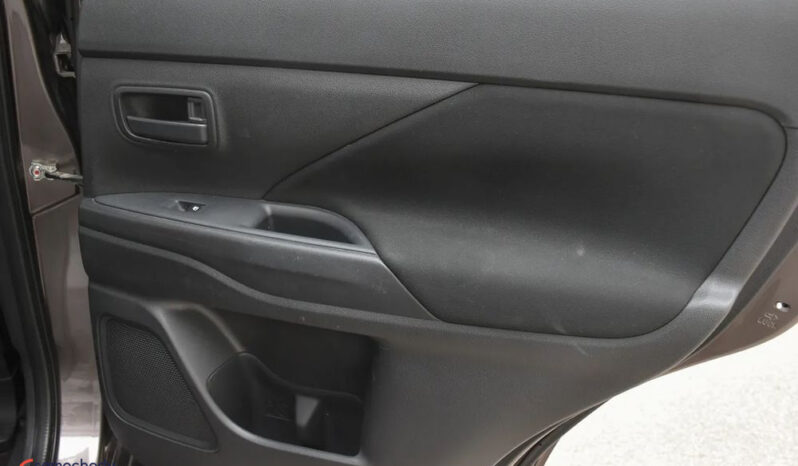 MITSUBISHI Outlander  | FWD (przód) | Manualna | 150 KM | Złoty full