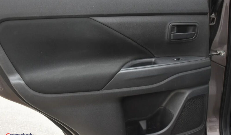 MITSUBISHI Outlander  | FWD (przód) | Manualna | 150 KM | Złoty full