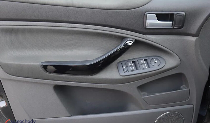 FORD Kuga  | 4×4 (stały) | Automatyczna | 163 KM | Czarny full