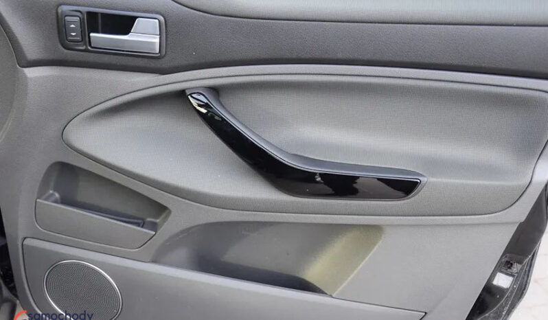 FORD Kuga  | 4×4 (stały) | Automatyczna | 163 KM | Czarny full