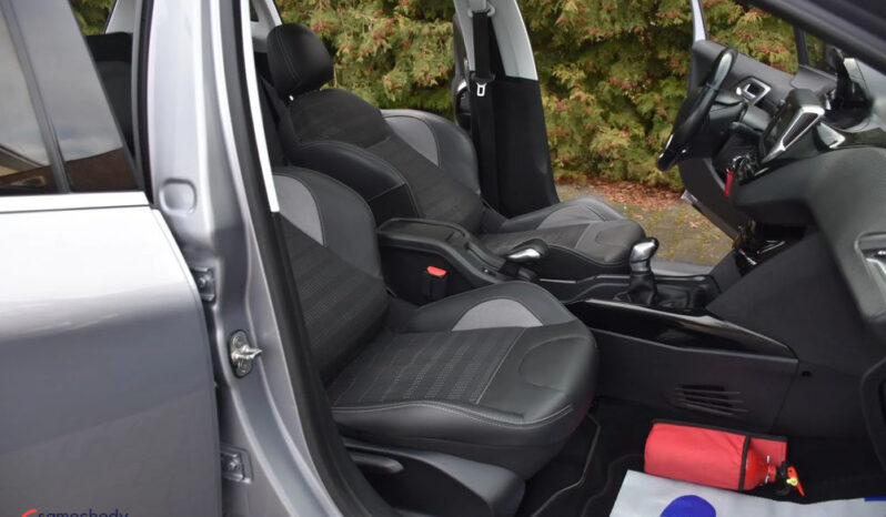 PEUGEOT 2008  | FWD (przód) | Manualna | 110 KM | Szary full