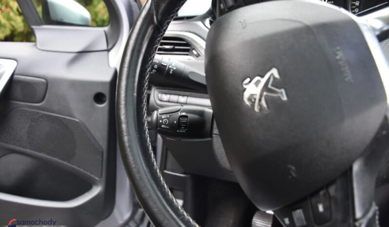 PEUGEOT 2008  | FWD (przód) | Manualna | 110 KM | Szary full
