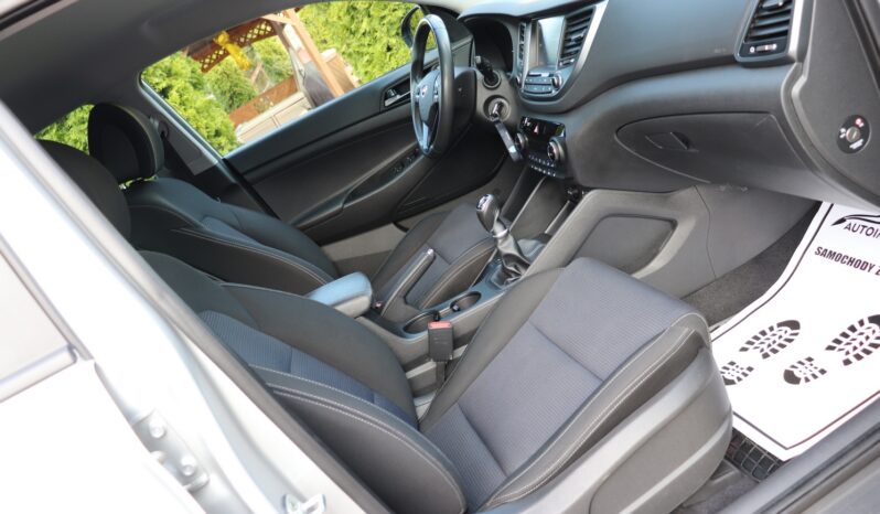 HYUNDAI Tucson  | 2018 | 115 KM | 1685cm3 | Srebrny full