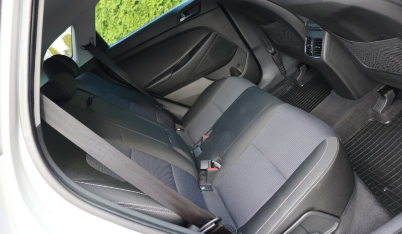 HYUNDAI Tucson  | 2018 | 115 KM | 1685cm3 | Srebrny full