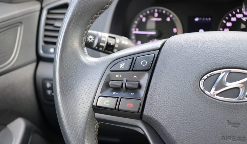 HYUNDAI Tucson  | 2018 | 115 KM | 1685cm3 | Srebrny full