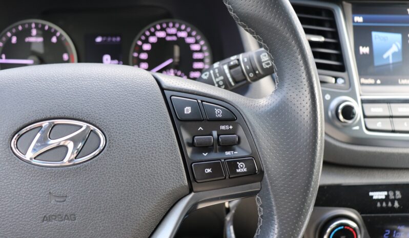 HYUNDAI Tucson  | 2018 | 115 KM | 1685cm3 | Srebrny full