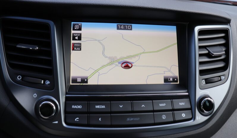 HYUNDAI Tucson  | 2018 | 115 KM | 1685cm3 | Srebrny full