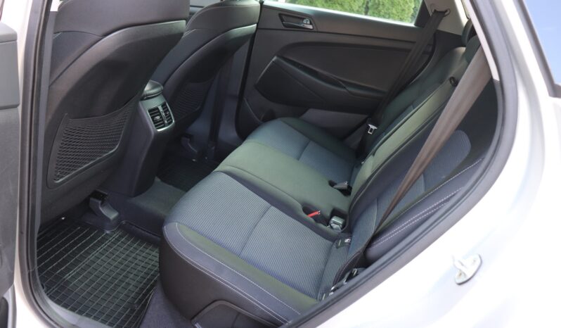 HYUNDAI Tucson  | 2018 | 115 KM | 1685cm3 | Srebrny full