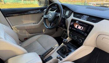 SKODA Octavia  | FWD (przód) | Manualna | 150 KM | Szary full