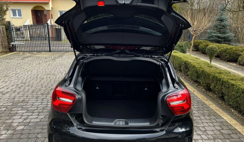 MERCEDES-BENZ Klasa A | 4×4 (stały) | Automatyczna | 381 KM | Czarny full