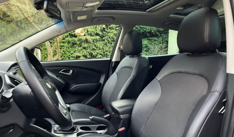 HYUNDAI ix35  | FWD (przód) | Manualna | 135 KM | Czarny full