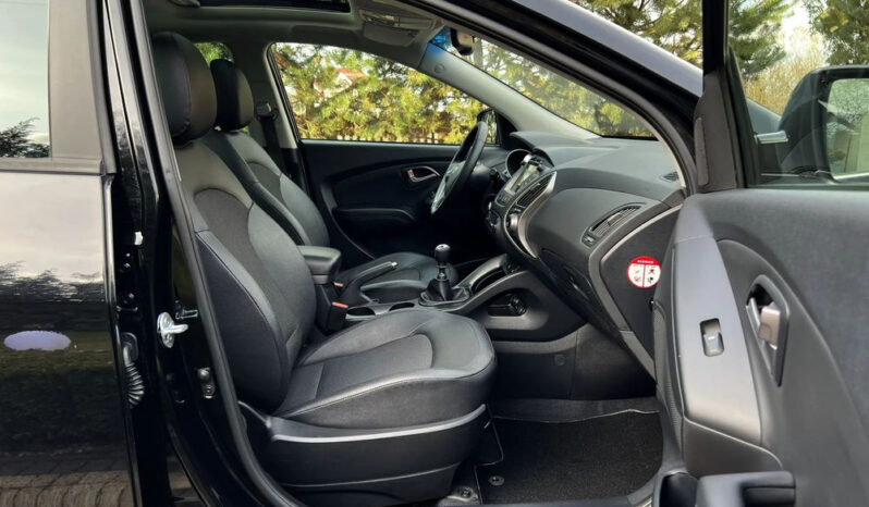 HYUNDAI ix35  | FWD (przód) | Manualna | 135 KM | Czarny full