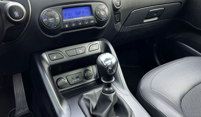 HYUNDAI ix35  | FWD (przód) | Manualna | 135 KM | Czarny full