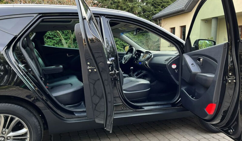 HYUNDAI ix35  | FWD (przód) | Manualna | 135 KM | Czarny full
