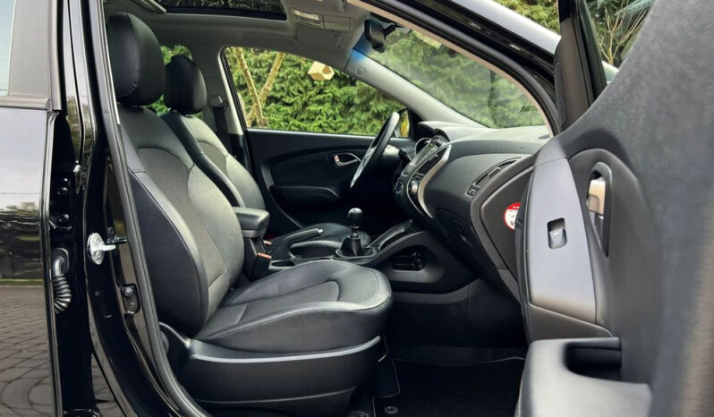 HYUNDAI ix35  | FWD (przód) | Manualna | 135 KM | Czarny full