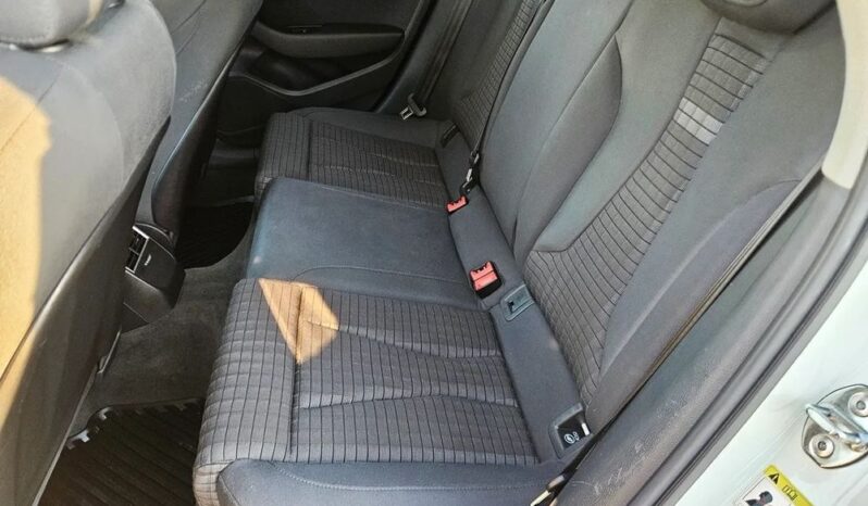 AUDI A3  | FWD (przód) | Manualna | 105 KM | Biały full