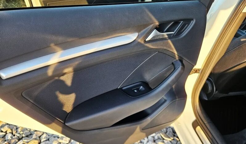 AUDI A3  | FWD (przód) | Manualna | 105 KM | Biały full