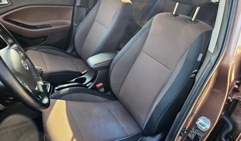 HYUNDAI i20  | FWD (przód) | Manualna | 100 KM | Brązowy full