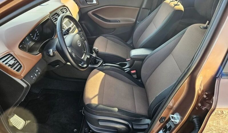 HYUNDAI i20  | FWD (przód) | Manualna | 100 KM | Brązowy full