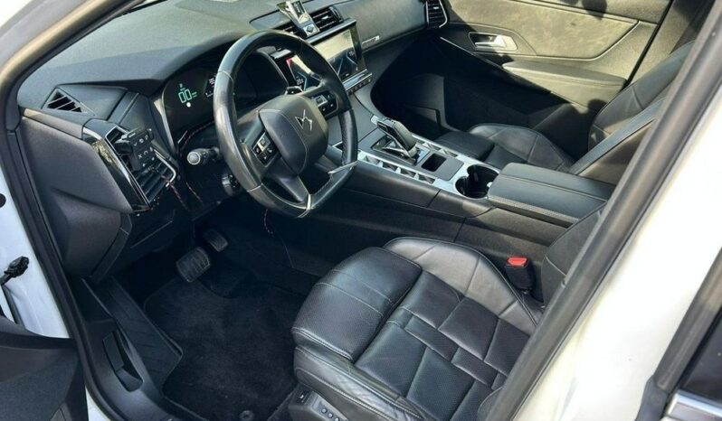 DS Automobiles DS 7 Crossback | 4×4 (doł. automatycznie) | Automatyczna | 300 KM | Biały full