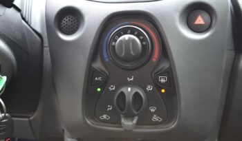 TOYOTA Aygo  | FWD (przód) | Manualna | 72 KM | Biały full